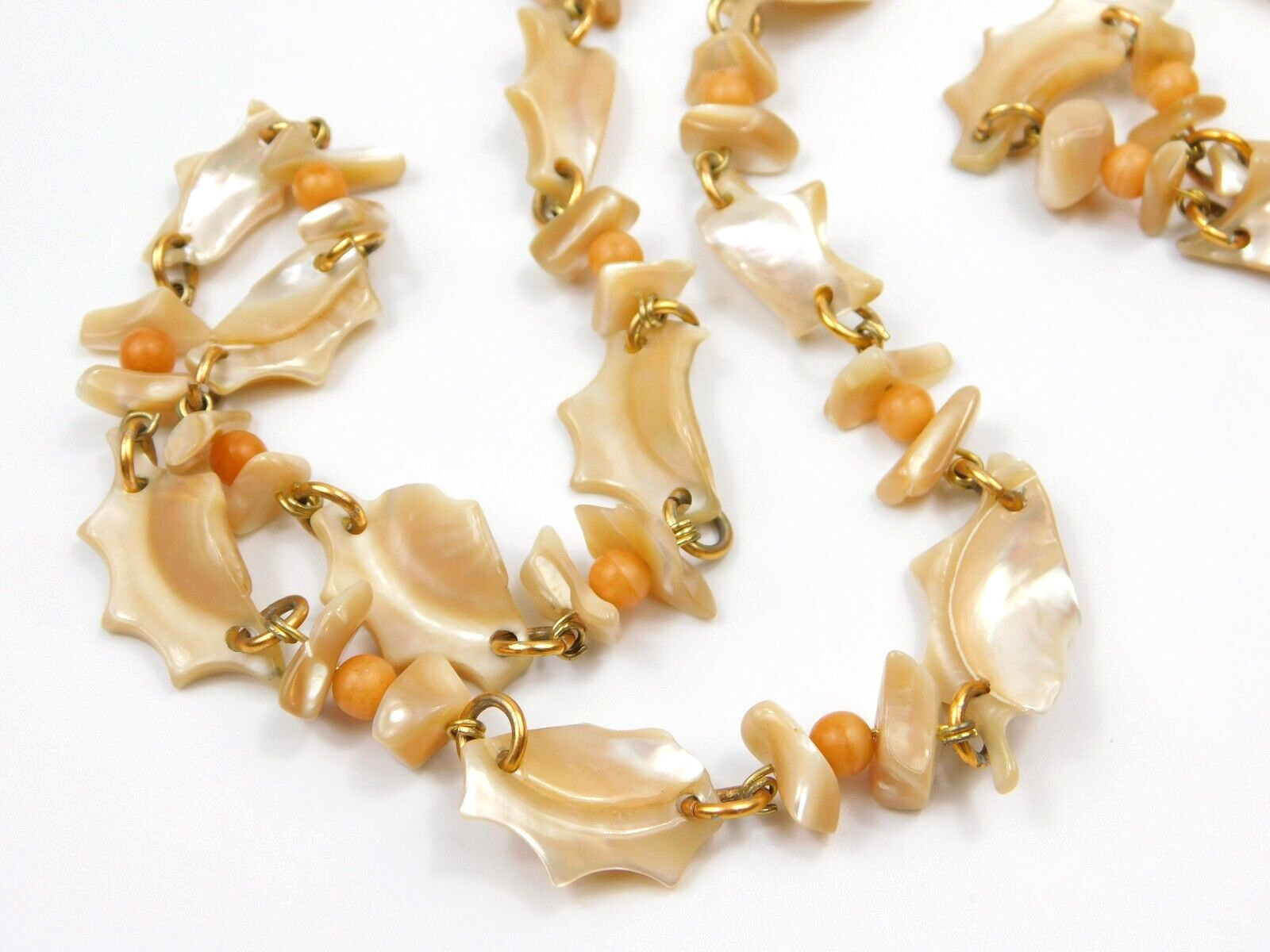 Vintage Gold Tone Unique Cream & Orange Mother of Pearl Chip Necklace 34″ Long
