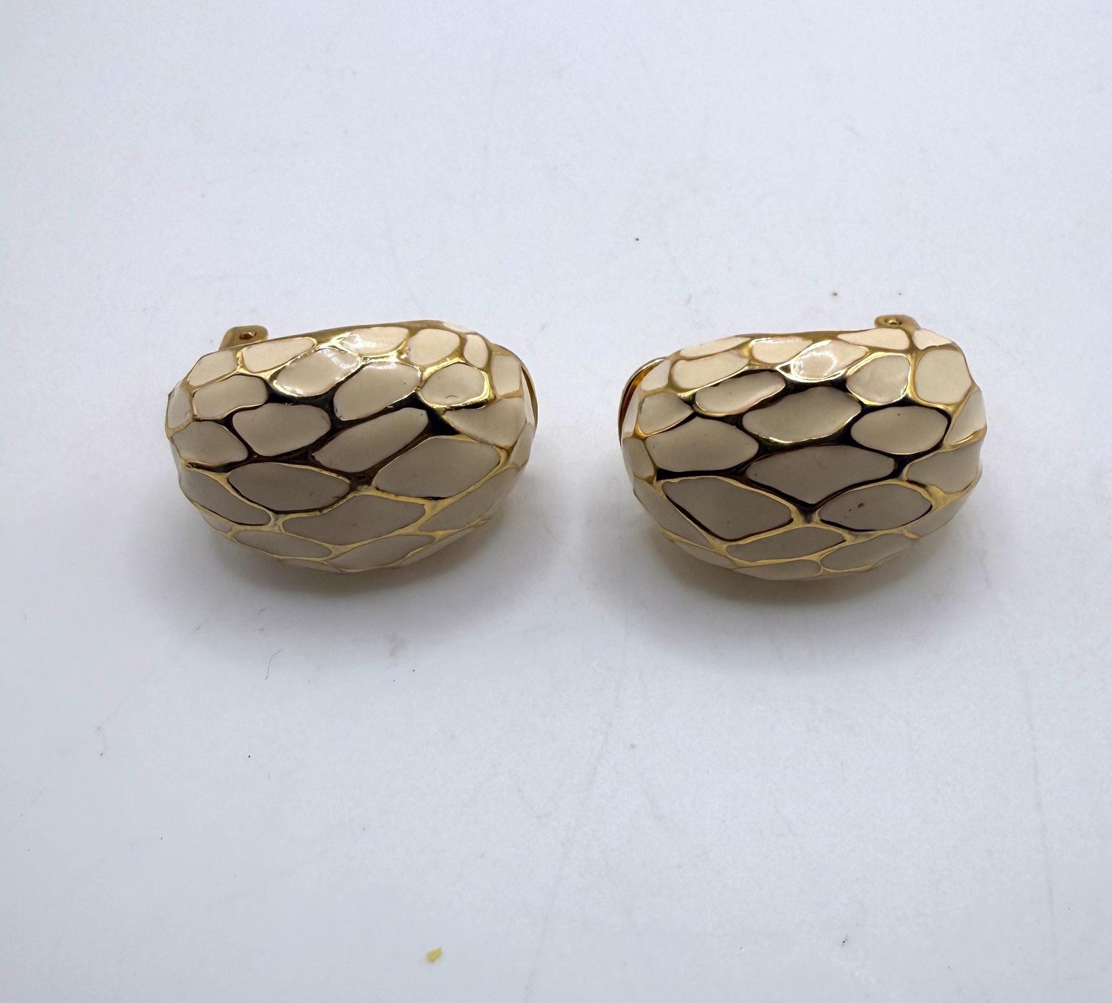 Vintage off white enamel and gold tone webbed design large clip on stud earrings