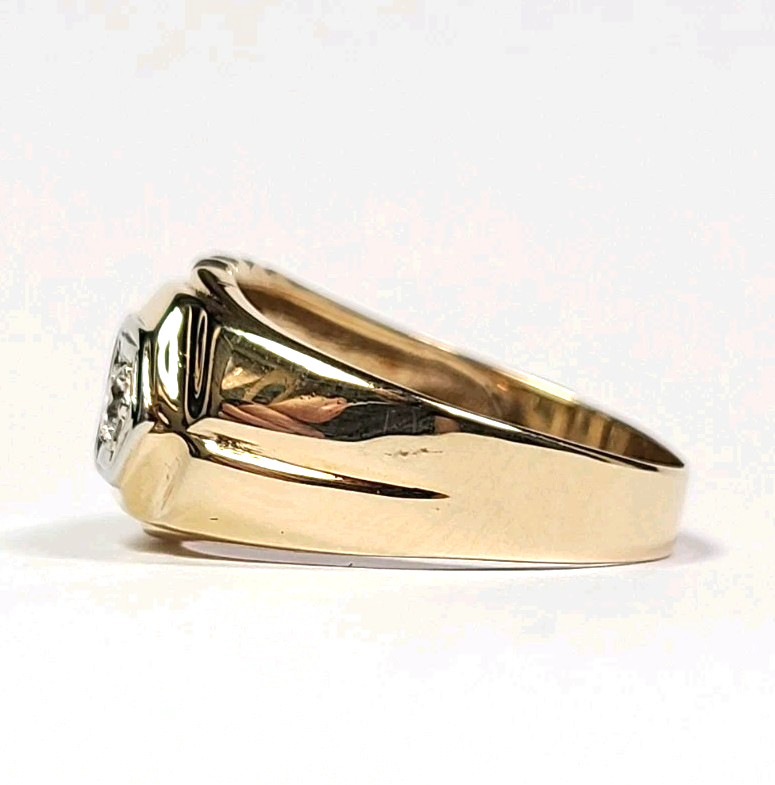 Vintage 14k Yellow Gold 3 Diamond .35 Carat Men’s Ring Size 9