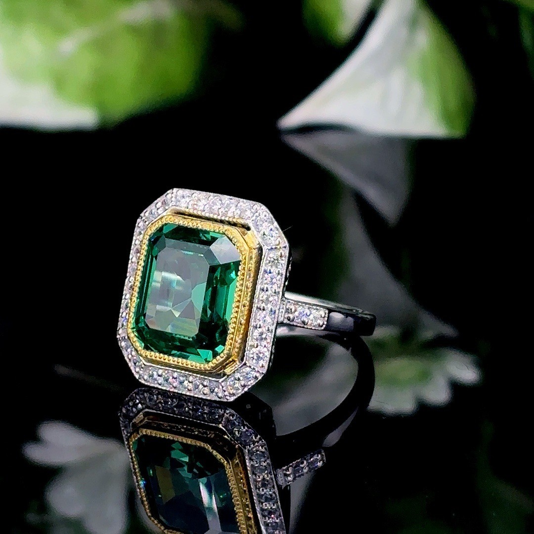 10.85 Ct Vivid Green Beryl Emerald Cut Stone Vintage Engagement Wedding Ring