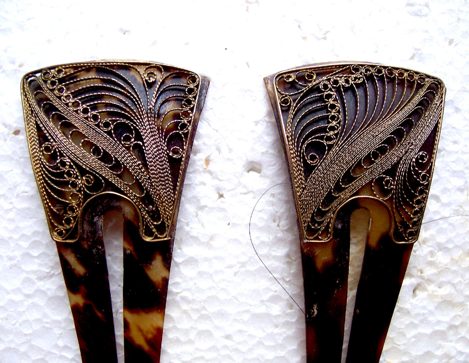 Two faux tortoiseshell hair combs with filigree decoration (AAG)