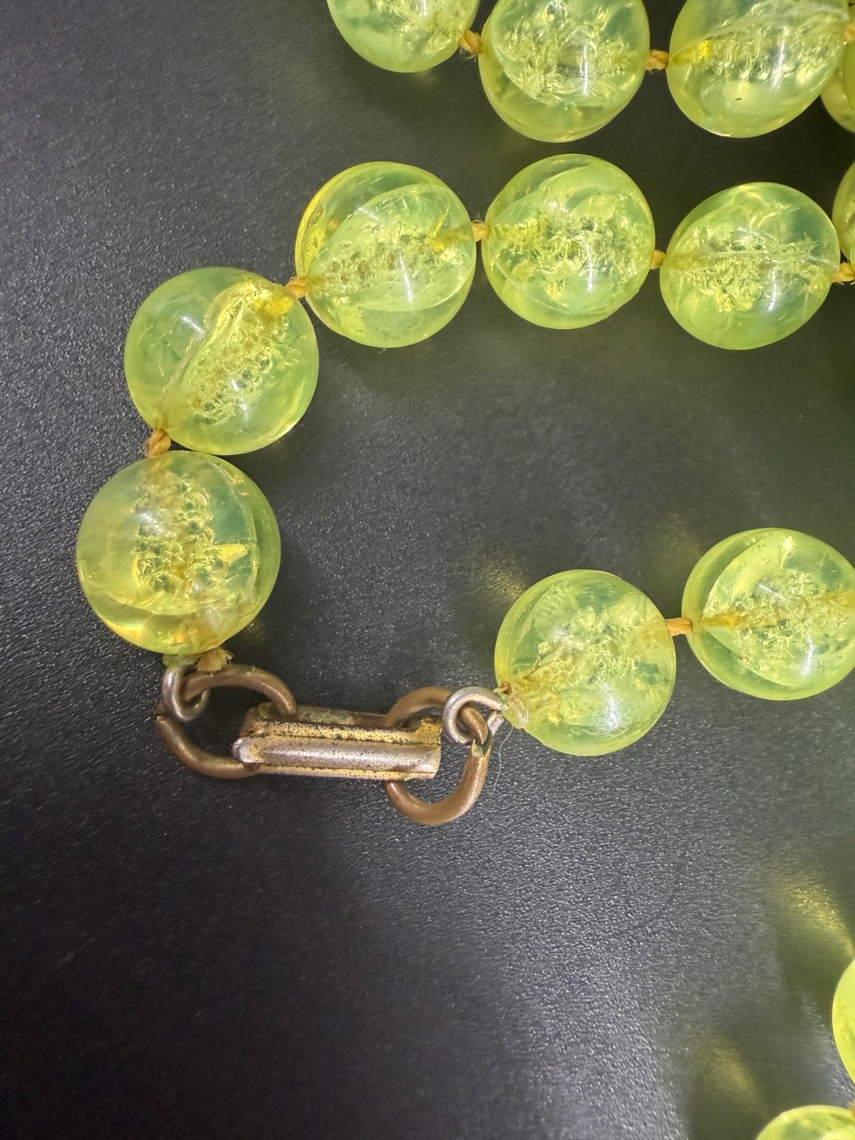 Vintage MCM Lime Green Crackle Lucite Bead Flapper Necklace 53″