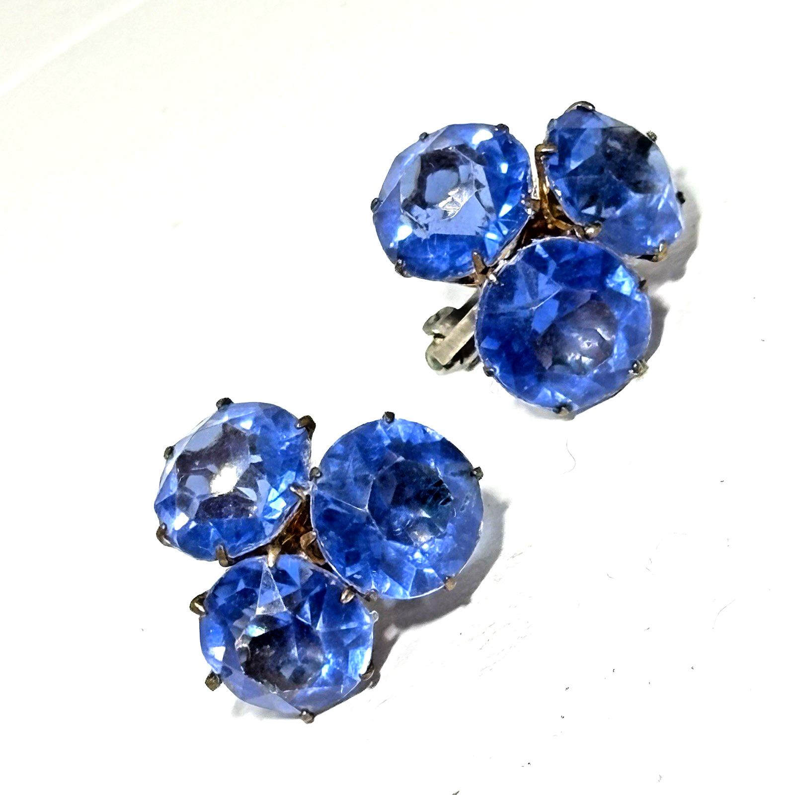 Vintage 40s BA Ballou Blue Rhinestone Cluster Earrings Prong Set Clip 3 Stones