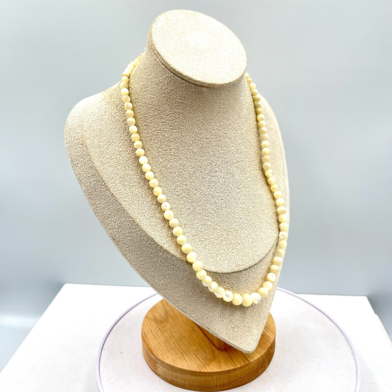 Vintage Mother of Pearl Graduated Bead Strand Necklace Creamy Iridescent 24″