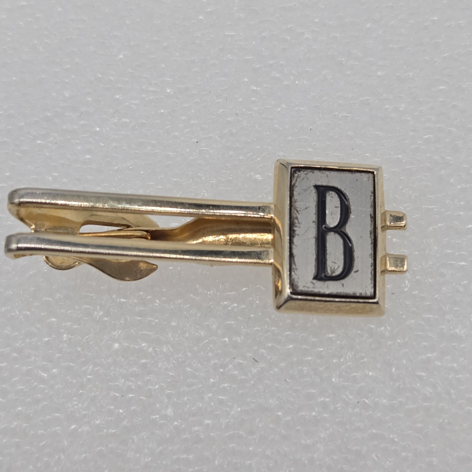 Vintage SWANK TIE BAR CLIP CLASP Gold Tone MONOGRAM INITIAL LETTER “B”