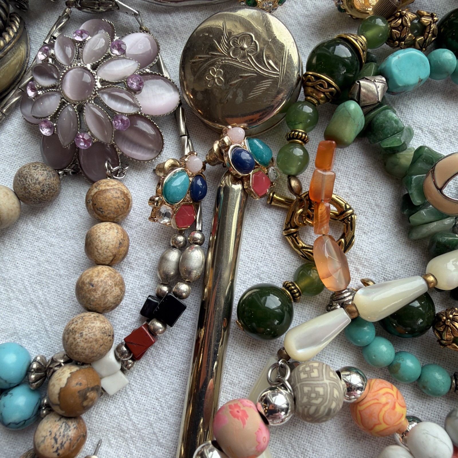Grandma’s Vintage Estate Lot Jewelry Necklace Bracelet Brooch Earring 40 PC