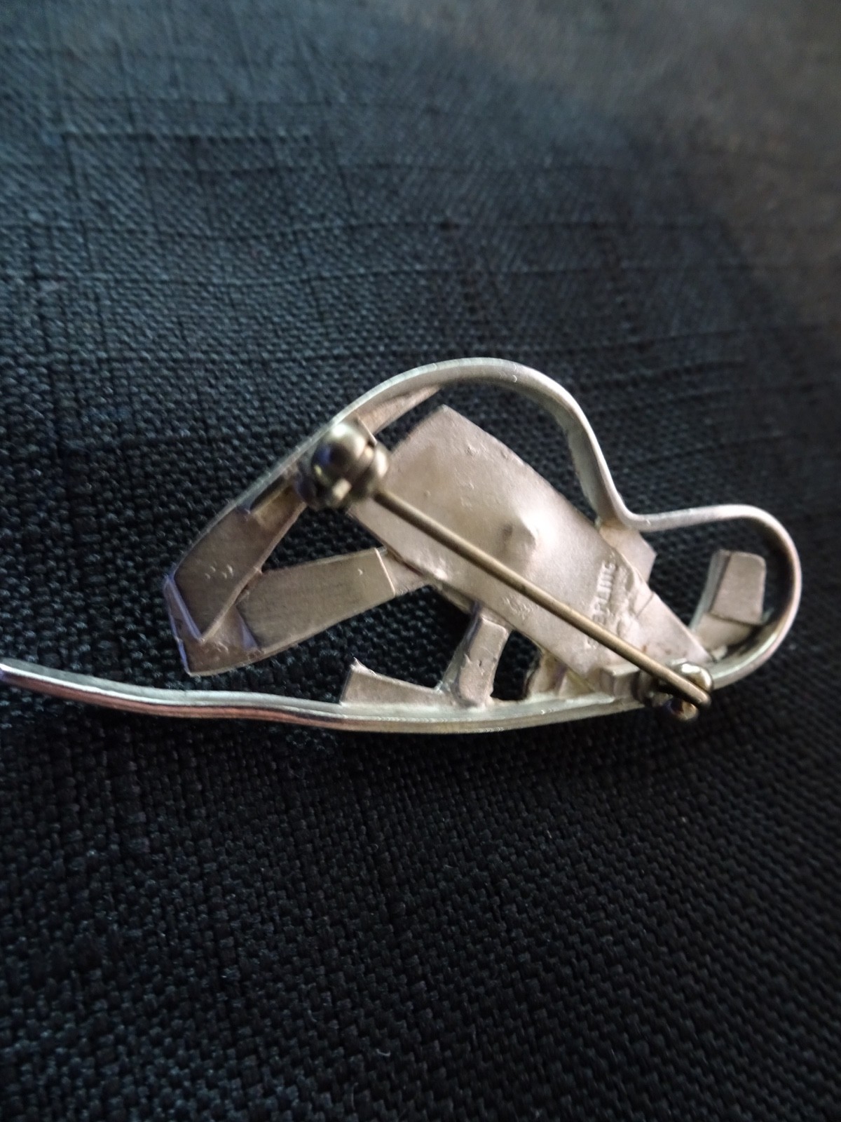 #621-VINTAGE STERLING SILVER VERY DIFFERENT PIN-925-