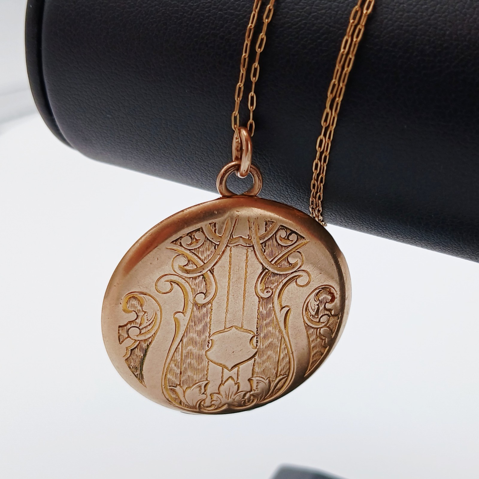 Antique ~ Art Nouveau F.H.S. Co. 12K GF Round Photo Locket Necklace ~ 18″