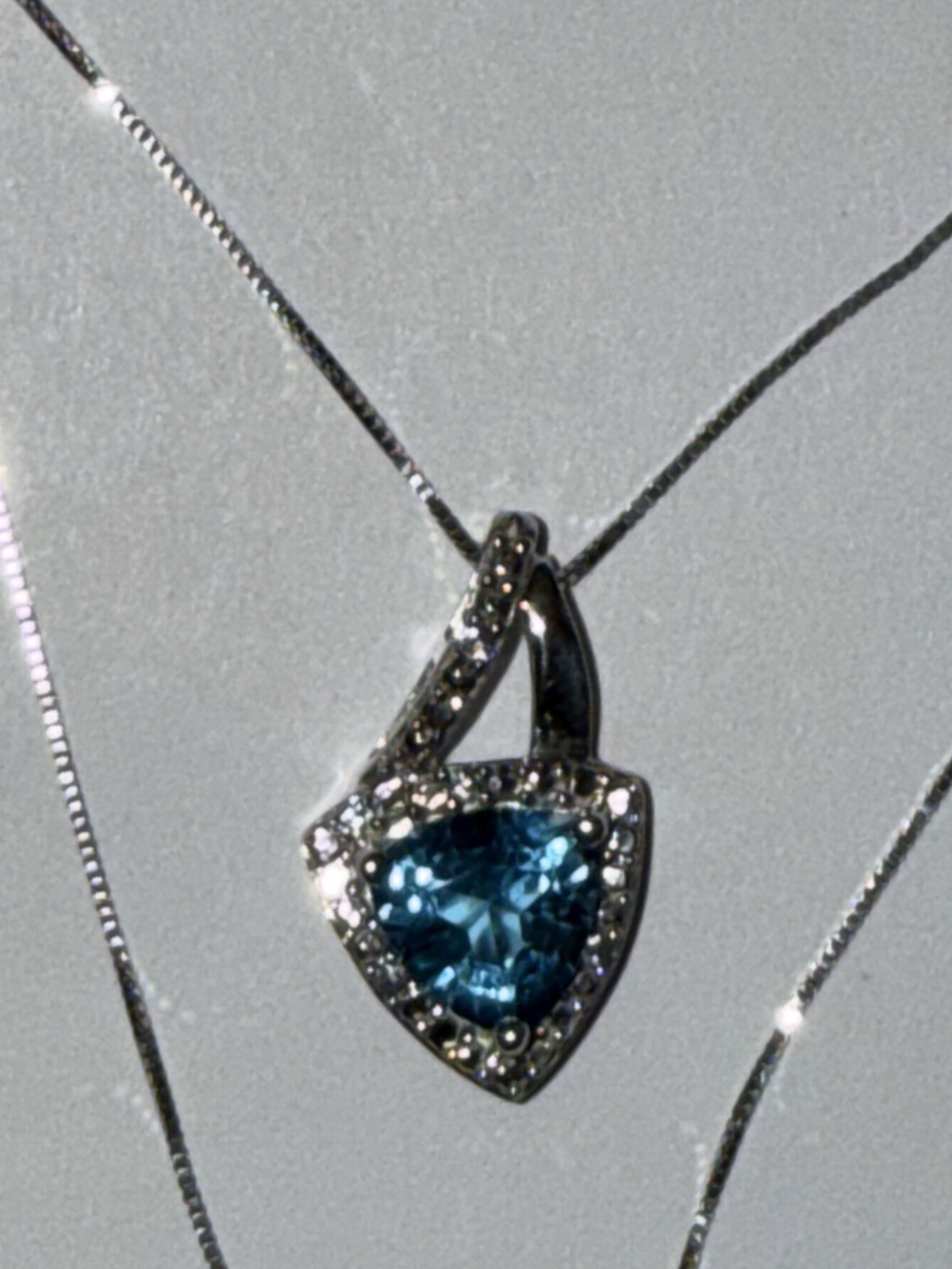 Trillion Cut Blue Topaz Pendant 8 x 8mm and Necklace 18″ Sterling Silver 925 NIB