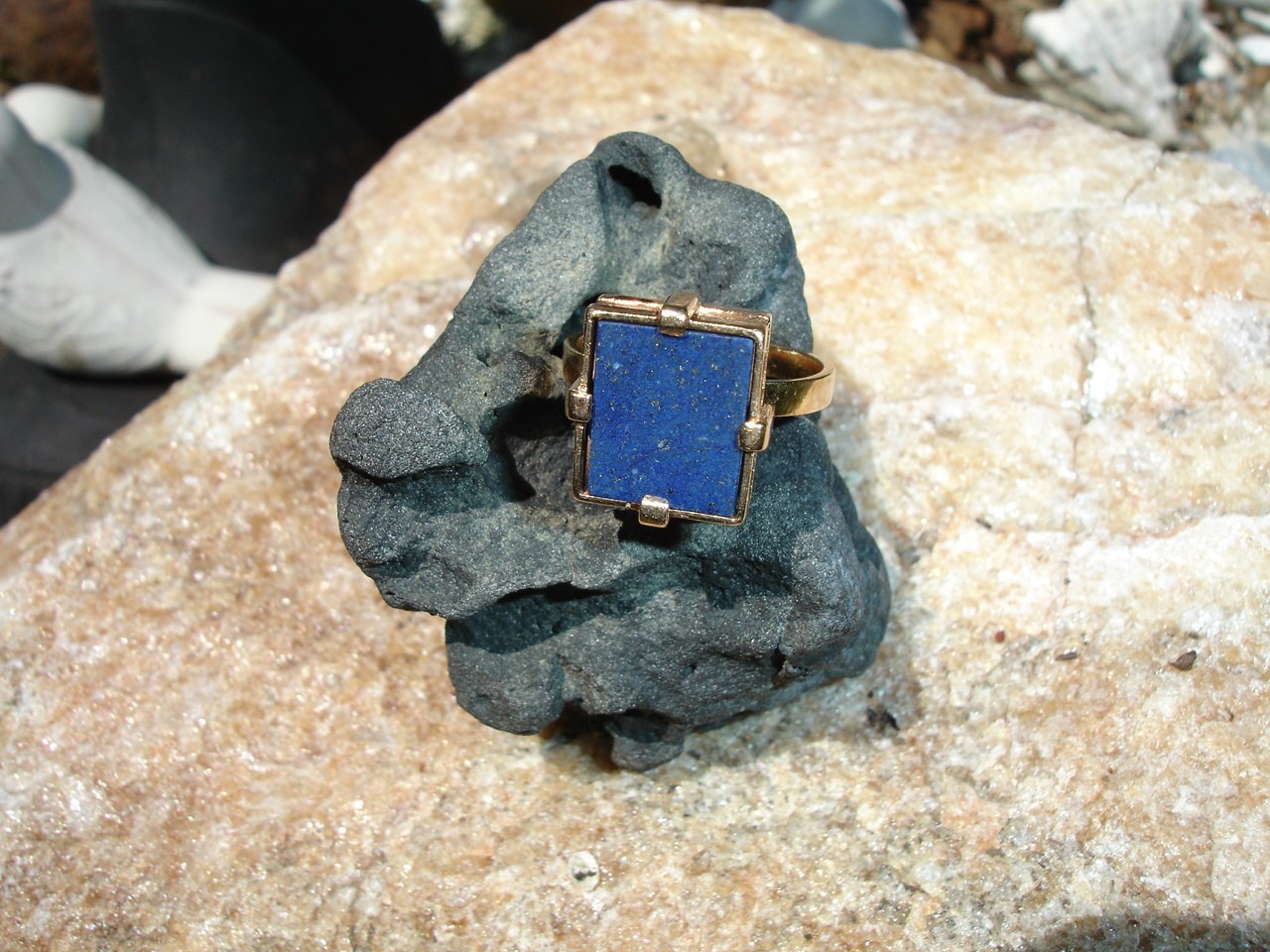 14K Gold Lapis Lazuli Signet Statement Ring Mid Century Deco two-tiered square 7