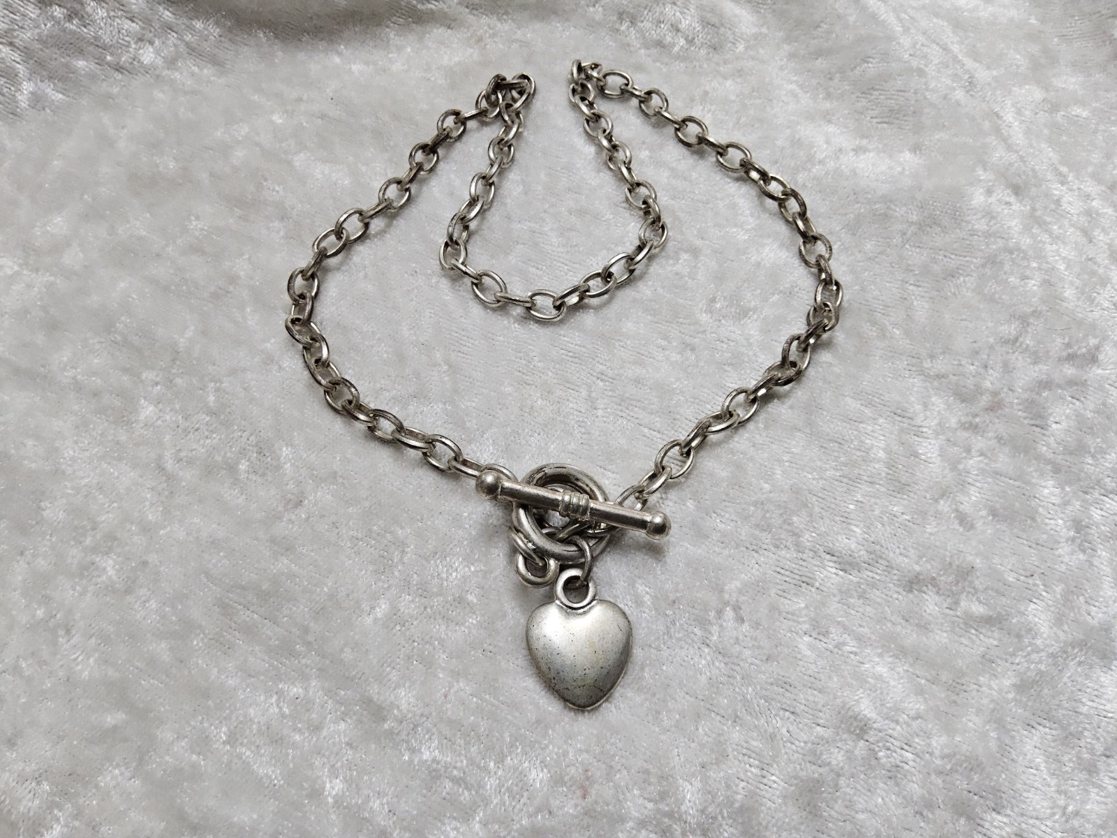 Silver Tone Chain Necklace Heart Toggle Clasp 16in