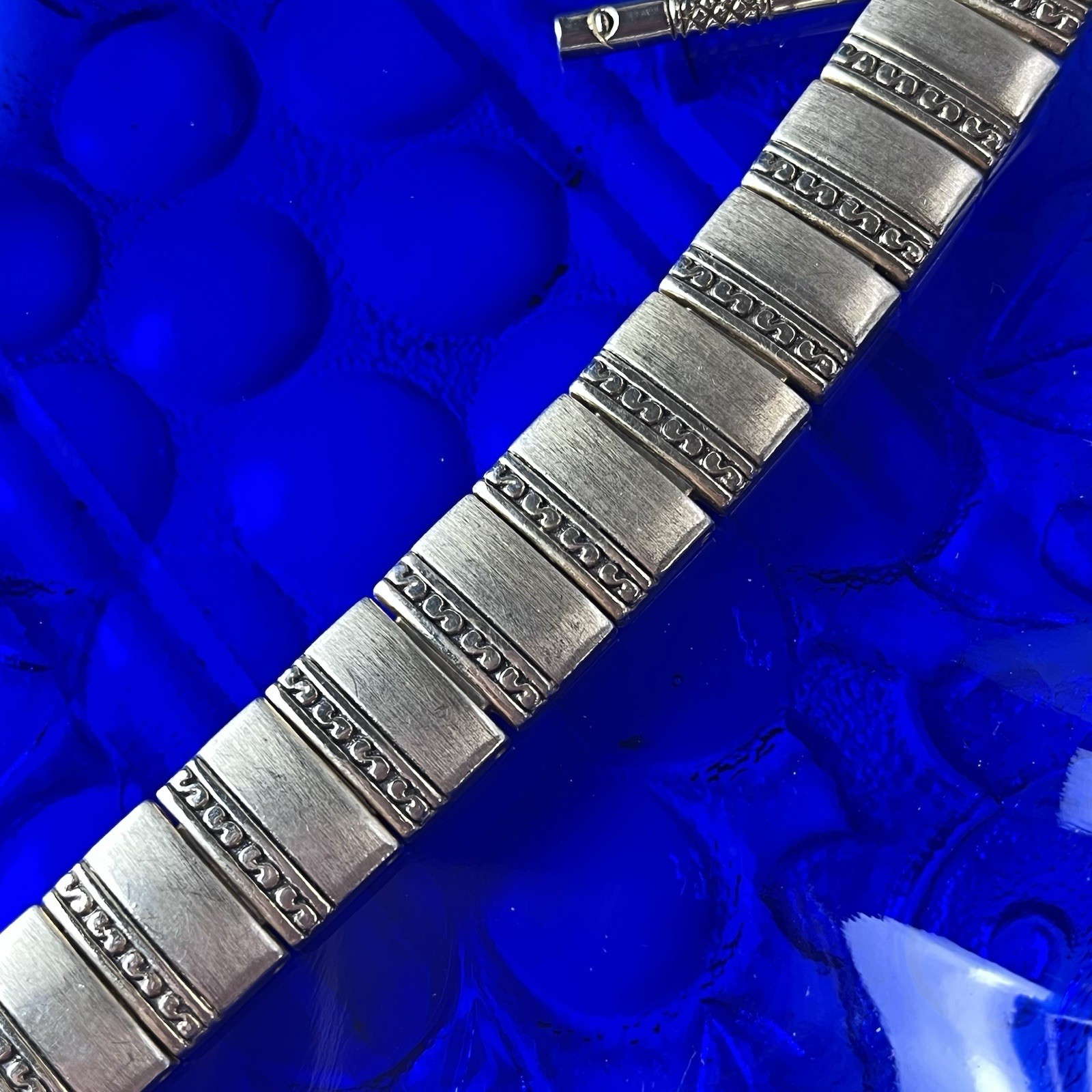 Vintage 1940s Brushed Gold Tone Panel Bracelet – Sz 7.75” – Toggle Closure