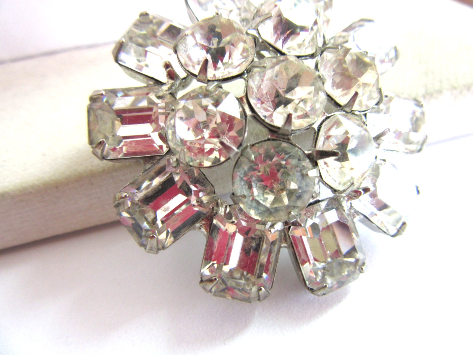 Vintage Weiss silver tone prongset white round and emerald cut rhinestone pin