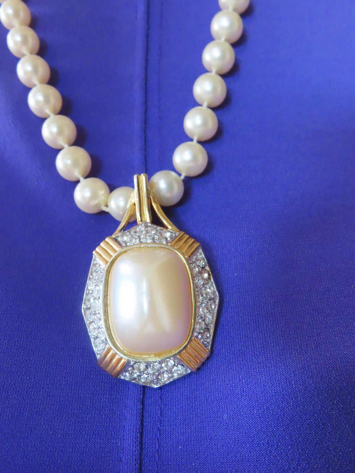 Vintage 1980’s Faux Pearl Necklace w/Faux Pearl & Rhinestone Slide