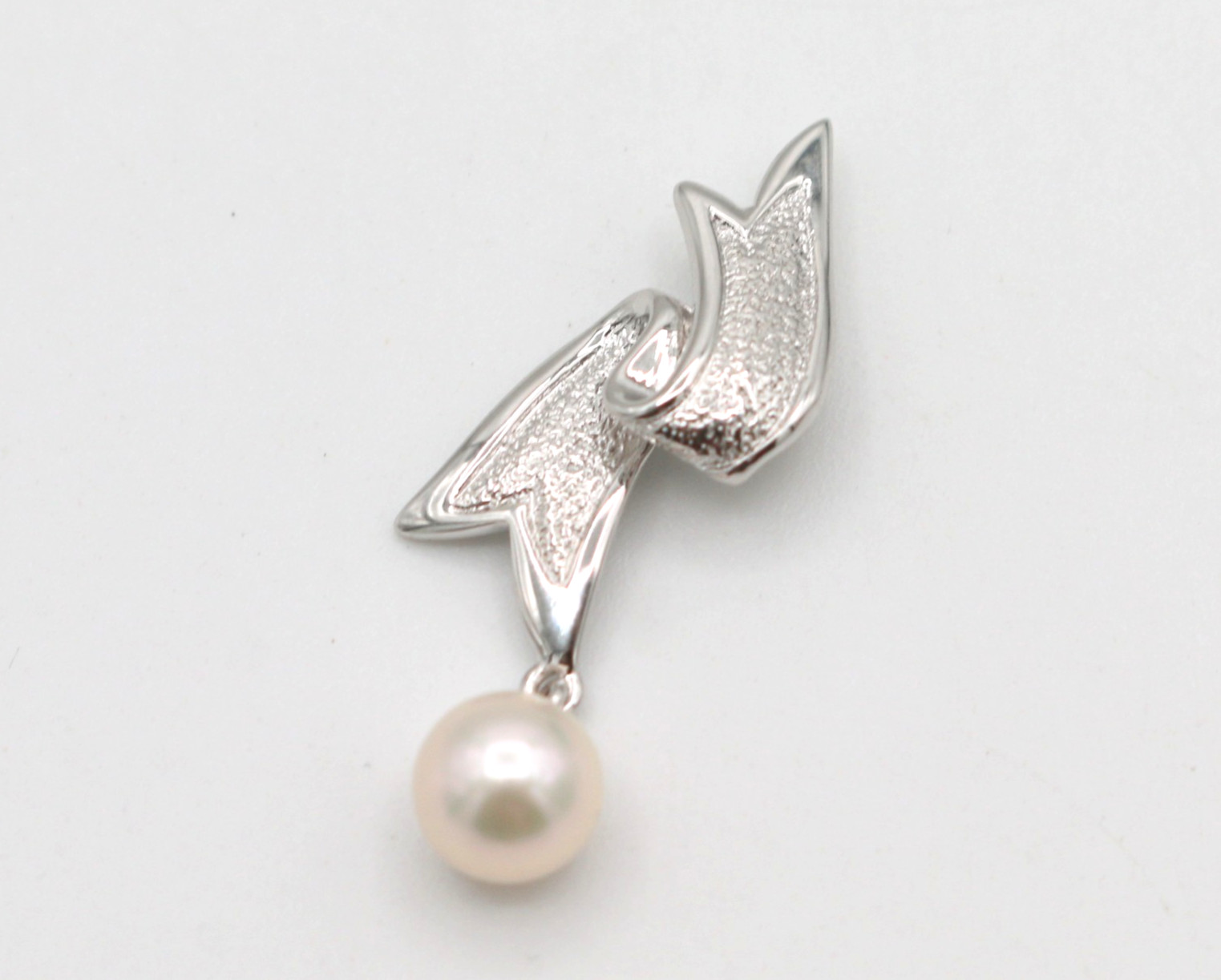 Vintage Mikimoto NHK Ribbon 6.6mm Saltwater Akoya Pearl Sterling Silver Pendant
