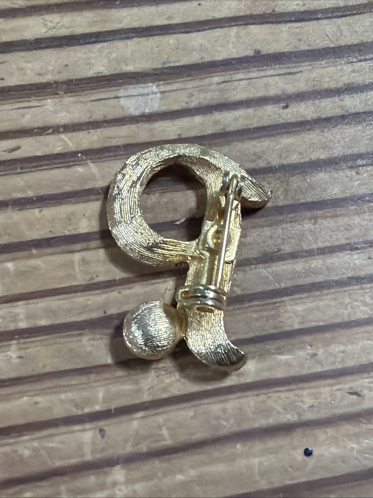 Vintage Textured Gold Toned Initial Letter P Pin Faux Pearl 15-l