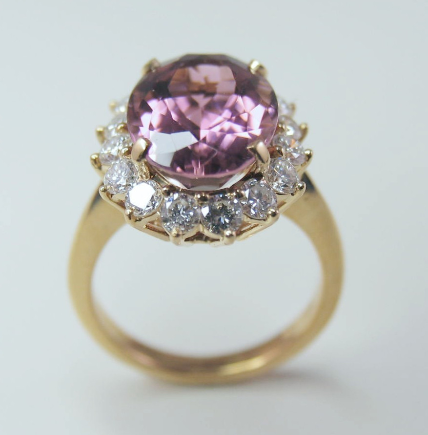 Vintage 18k Gold Lady’s 17 Stone Pink Tourmaline Diamond 6.65ctw Ring Size 5.75