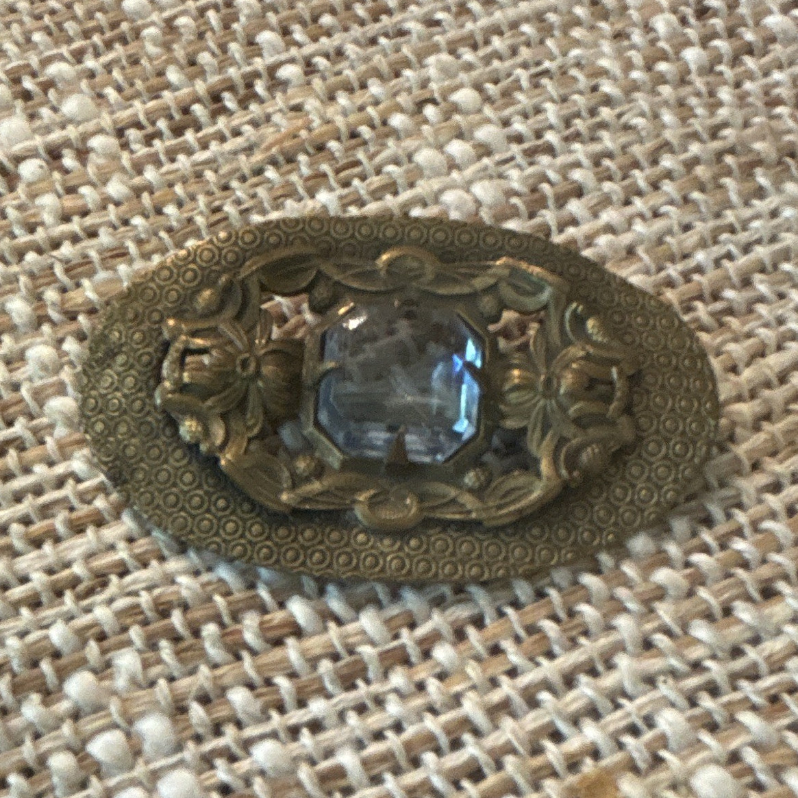 Vintage Brass Oval Brooch w/ Faceted Glass Stone – Costume Jewelry Pin