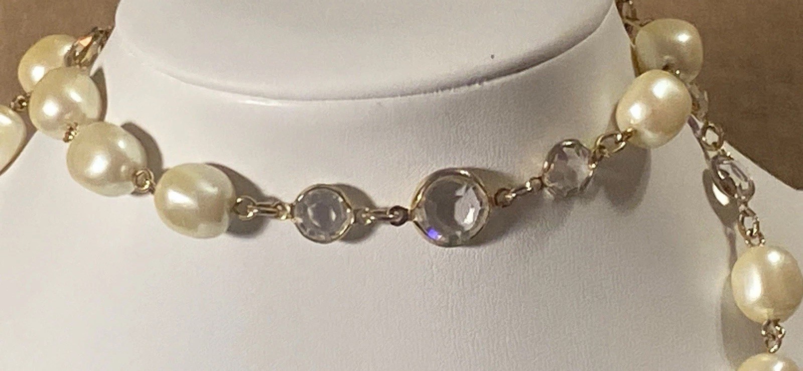 Vintage Gold Tone 34″ Station Necklace With Crystal Bezels And Pearls.