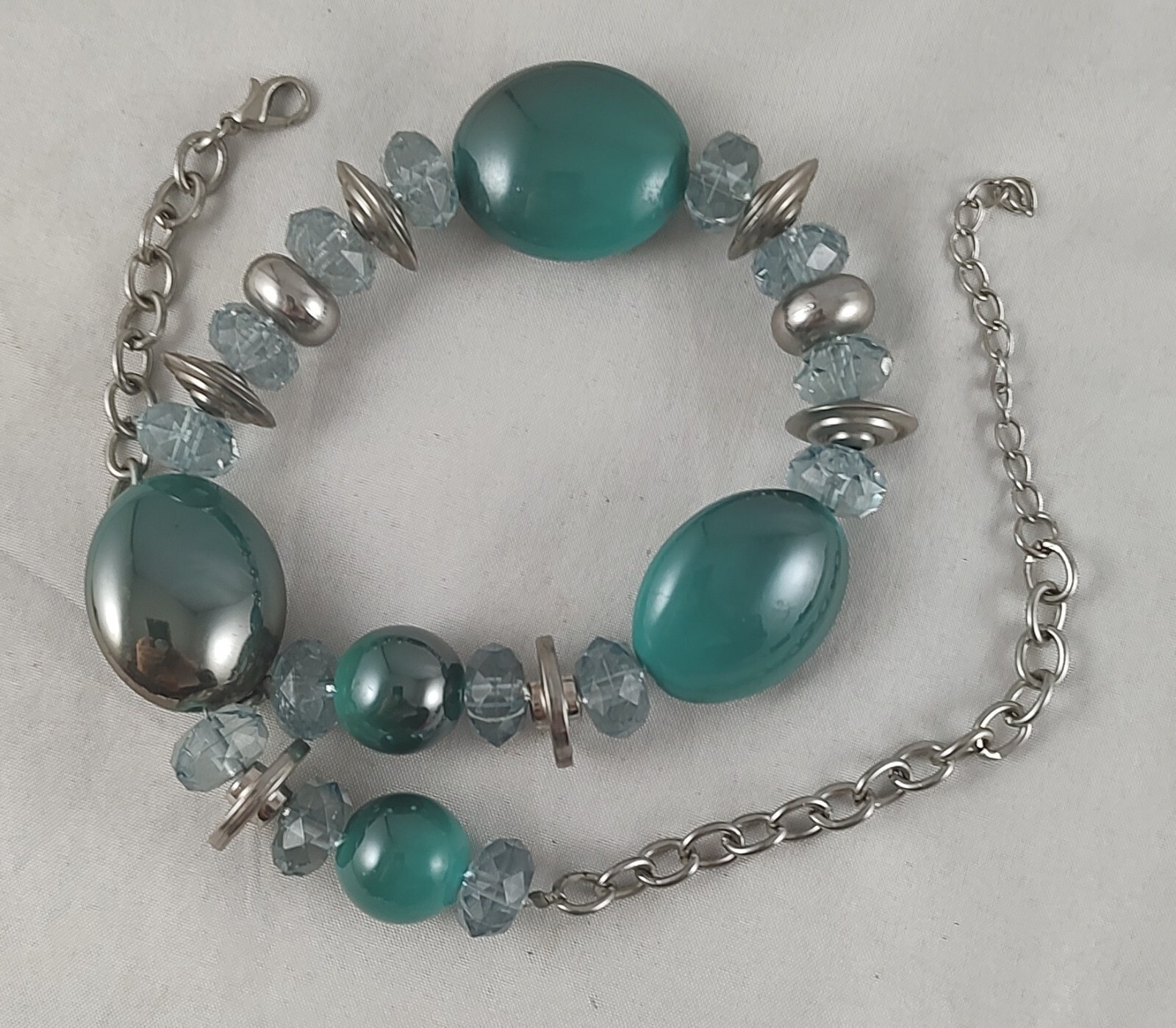 Vintage Iridescent Teal Bead Necklace Faceted Lt Blue Beads Metal Rondelle 20″