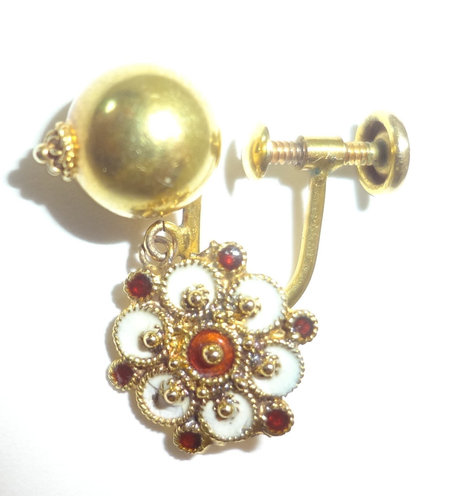 Vintage Etruscan Revival 10K Yellow Gold Red & White Enamel Screw Back Earrings