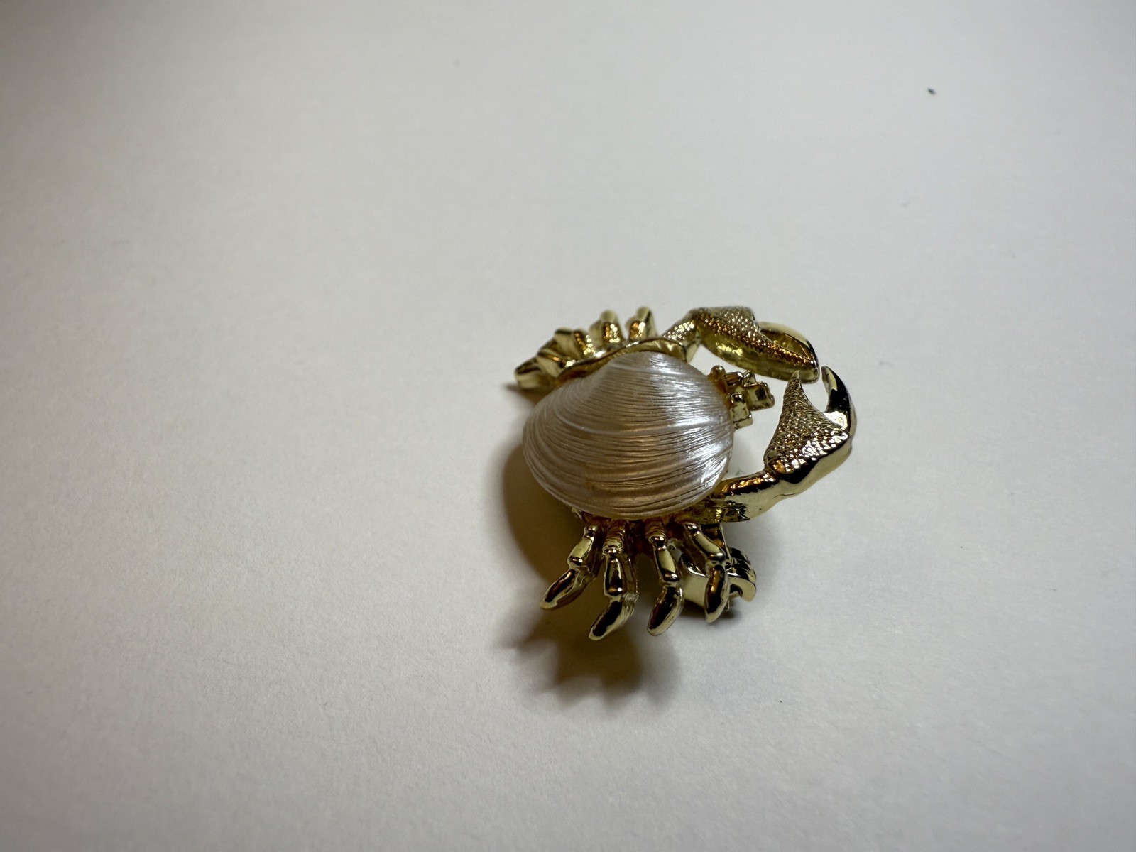 Vintage Gold Tone Crab Brooch Clam Shell Jelly Belly Pin Coastal Grandmacore