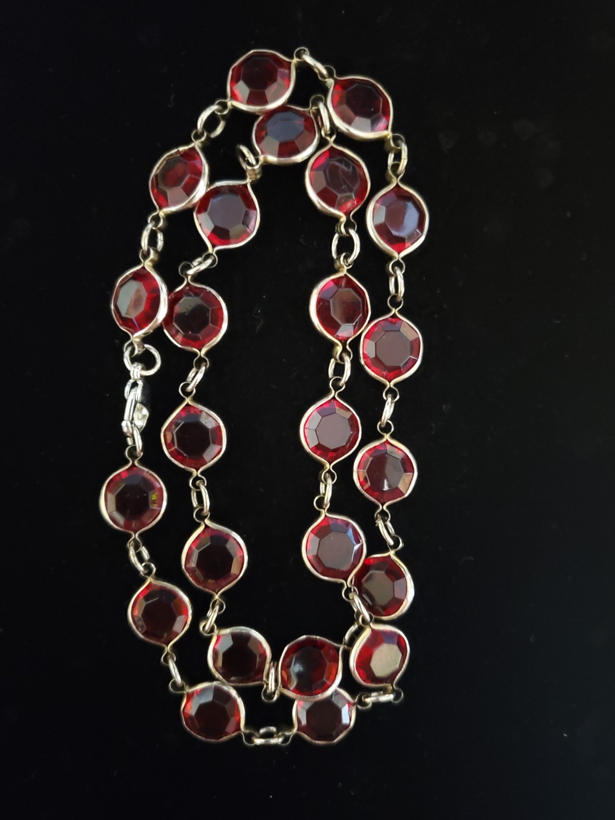 Vintage Silver Tone Bezel Set Ruby Red Garnet Crystals Necklace Women’s Gift
