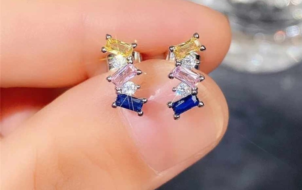 Elegant Yellow,Pink, Clear and Sapphire Emerald/Round Cut Cubic Zirconia Stud Ea
