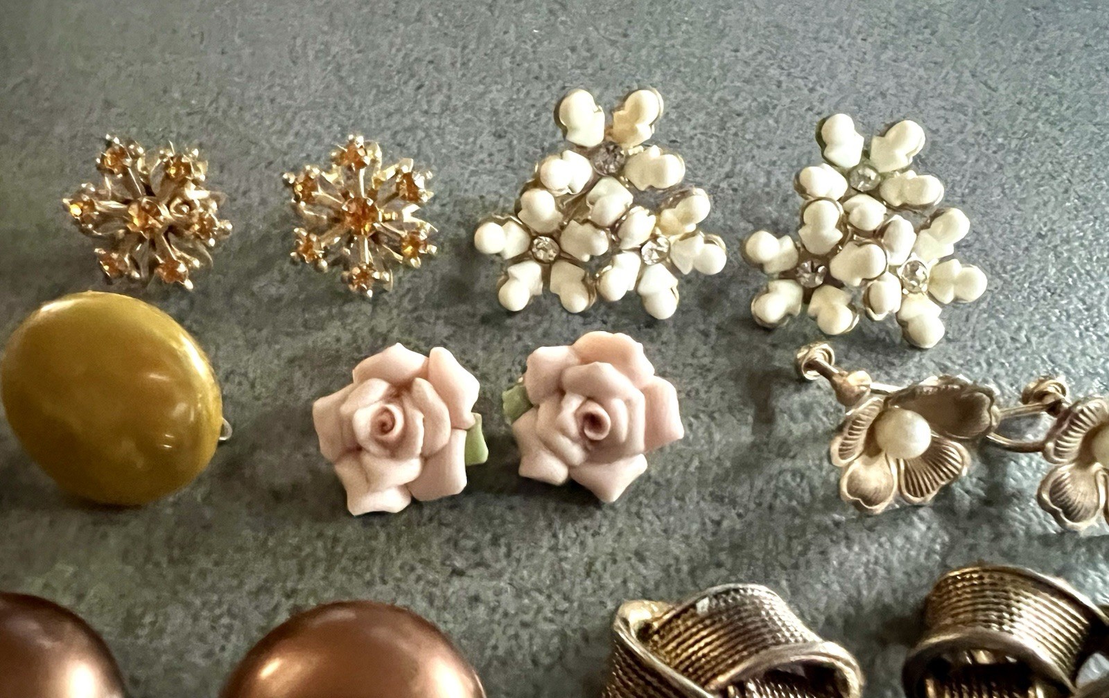 Vintage Costume Jewelry Lot Clip On / Screw Back Earrings 13 Pain