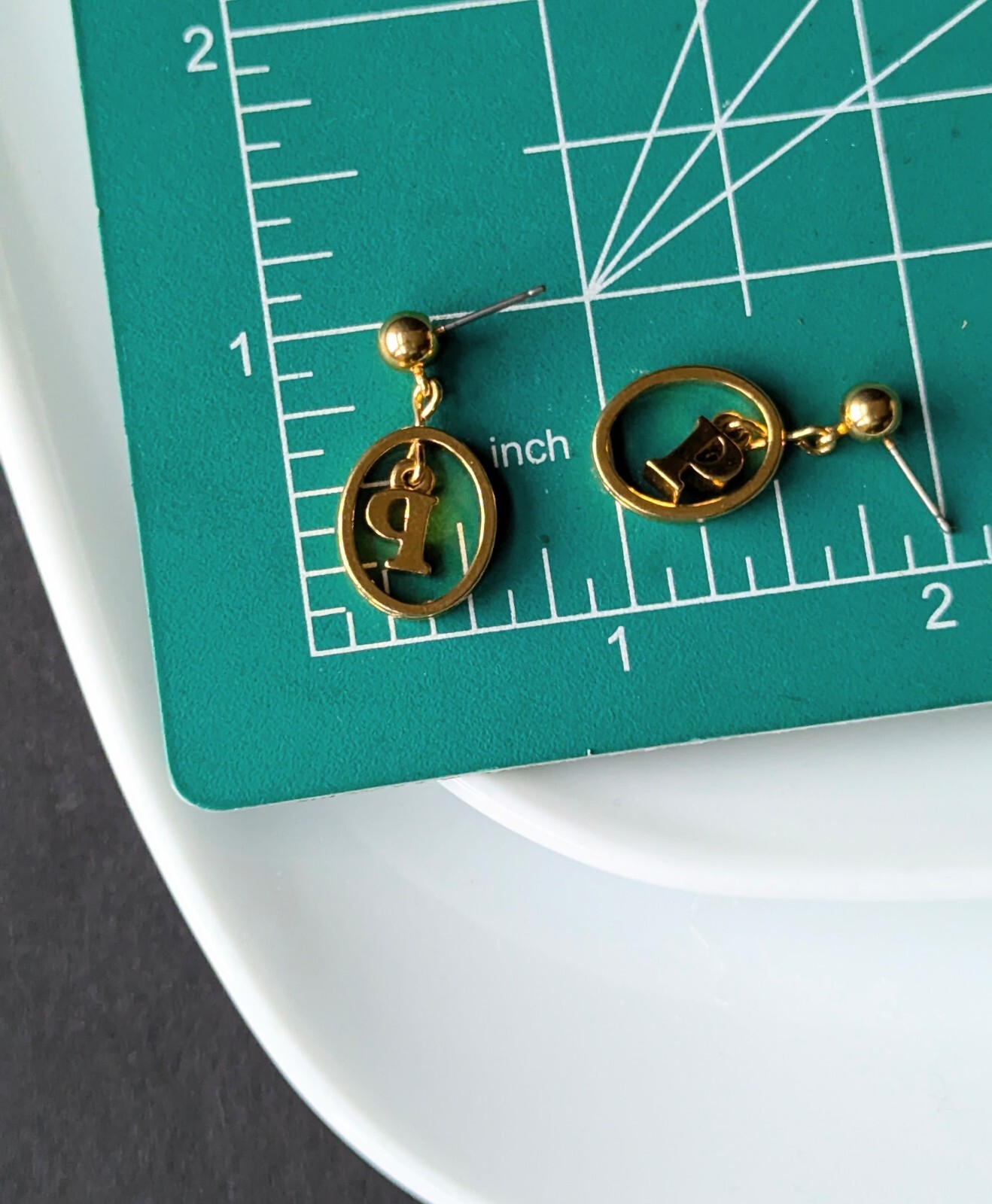 Vintage Pair GOLD Tone POST Stud DANGLE Monogram Letter P Initial 1″ EARRINGS