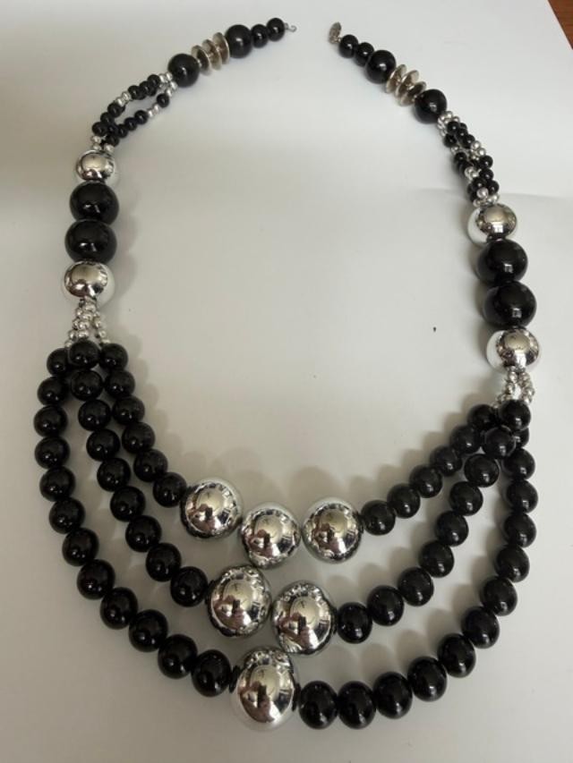 Vintage chunky silver & Black Bead 3 Strd Necklace 22 inches