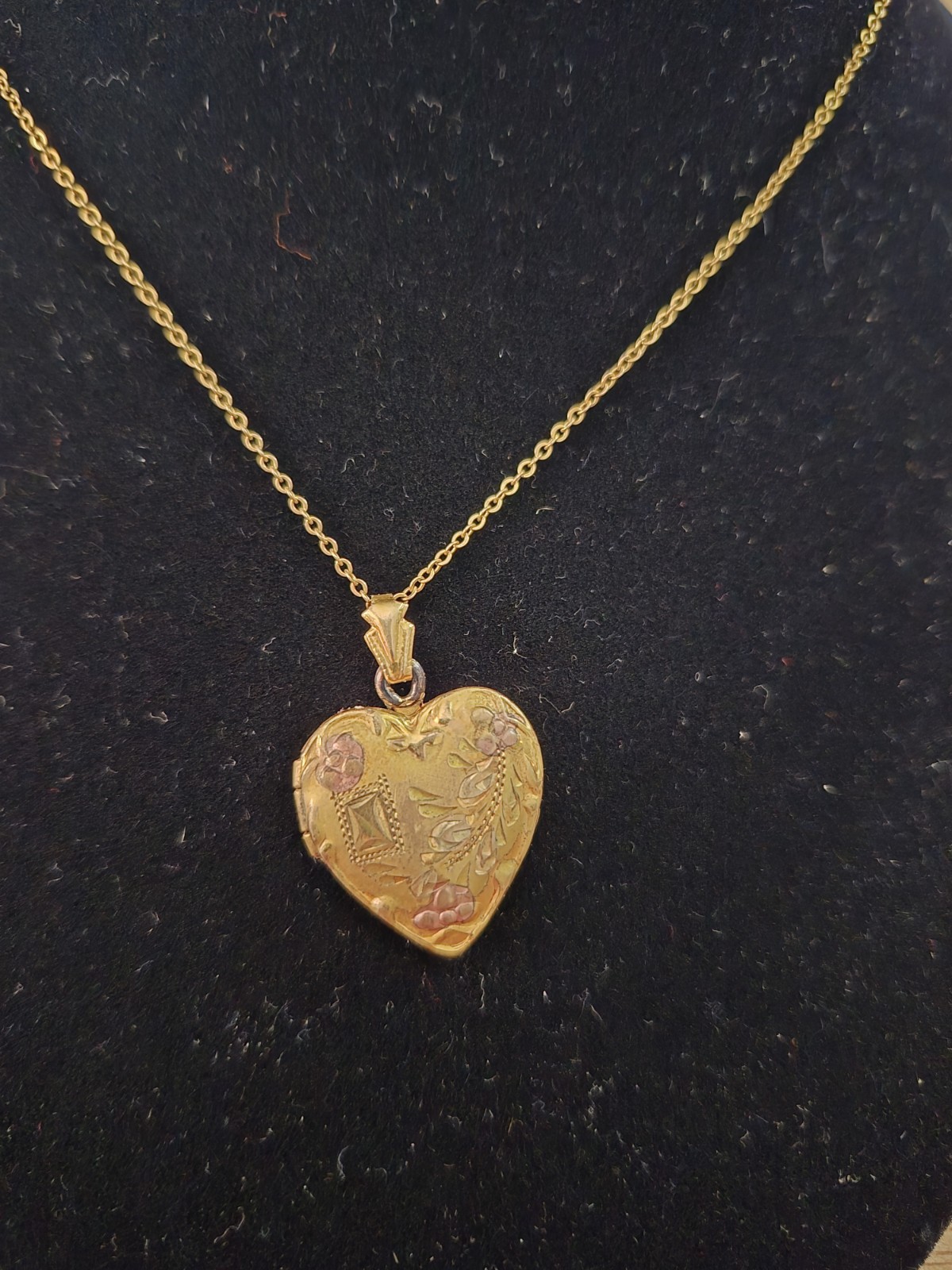 Vintage 10 Kt 1/20 Yellow And Rose Heart Locket Necklace 18″