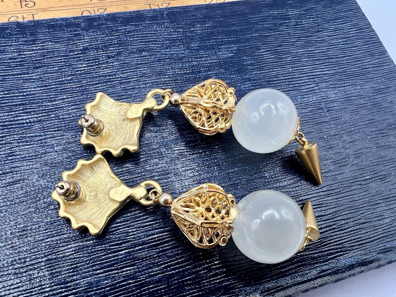 Vintage 1980s RO-DO Gold Filigree Lemon Moon Onyx Bead Earrings Dangles NOS YT