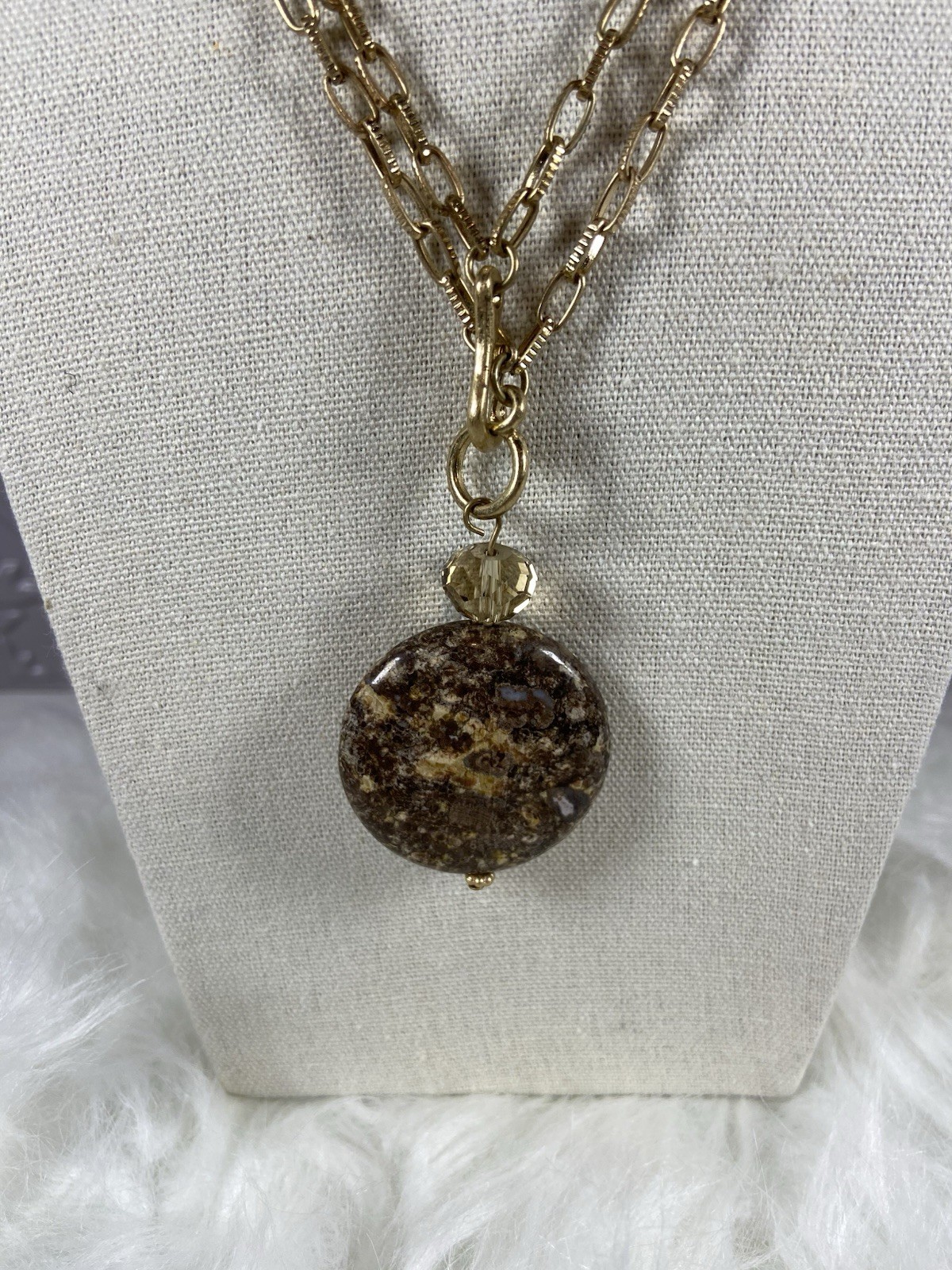 Gold Tone Medallion Necklace With Brown Stone Pendant