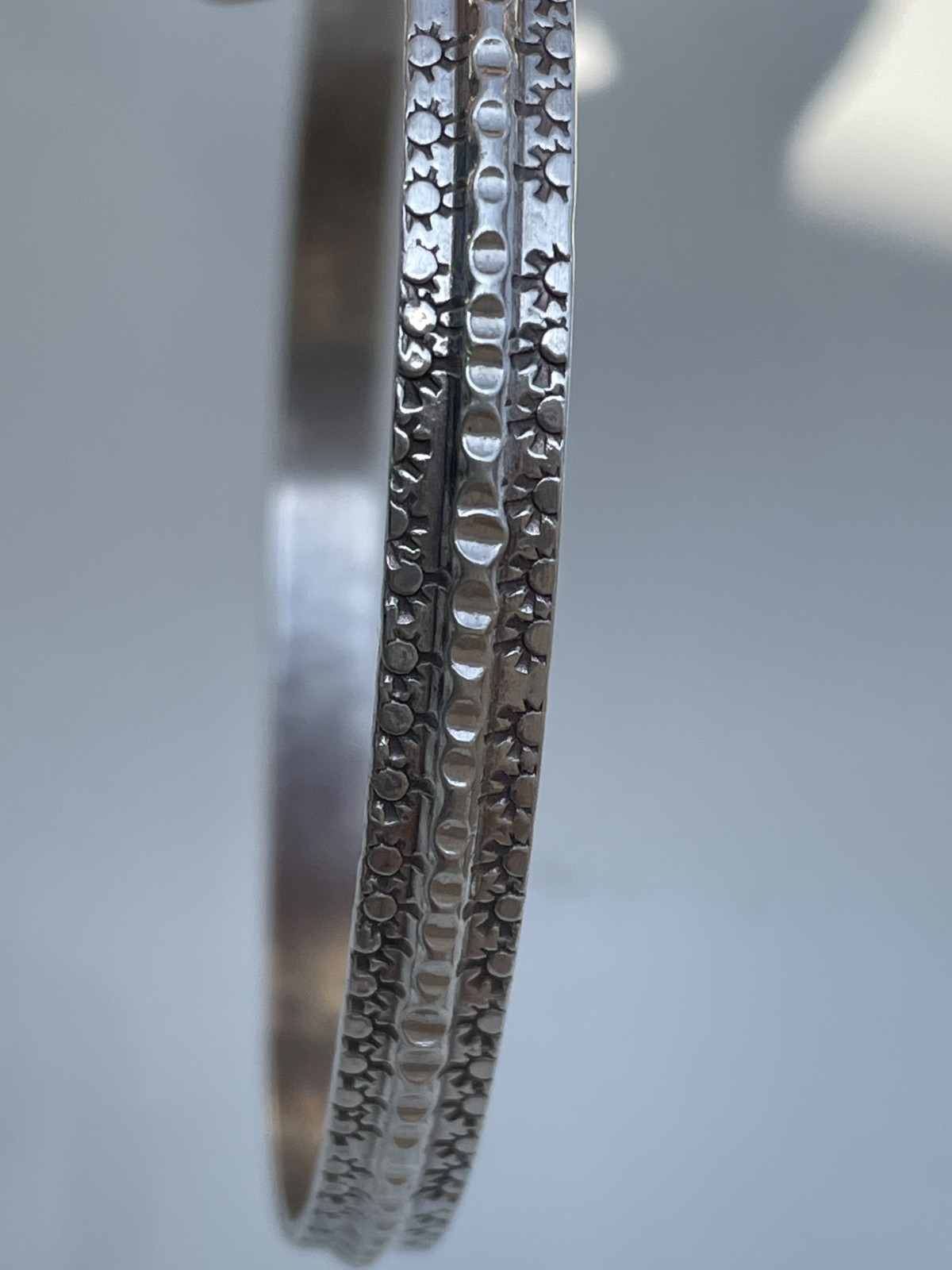 Vintage Jamaica AC 925 Sterling Silver Ribbed Bangle Bracelet 13 Grams 8″
