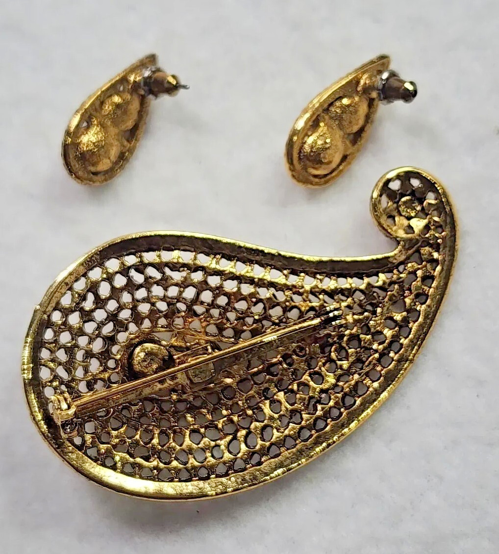 VTG Tacoa Gold Tone Paisley Faux Pearls Brooch & Pierced Earrings Set w/Box
