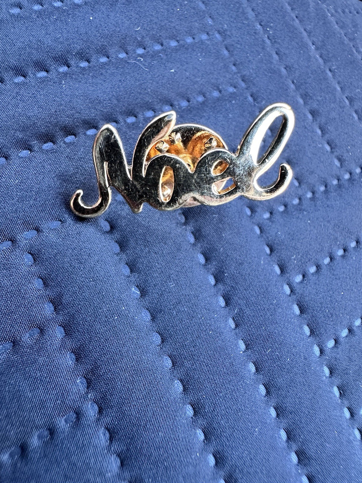 Vintage Gold NOEL Brooch Christmas Festive Hat Scarf Pin Collectable Jewelry