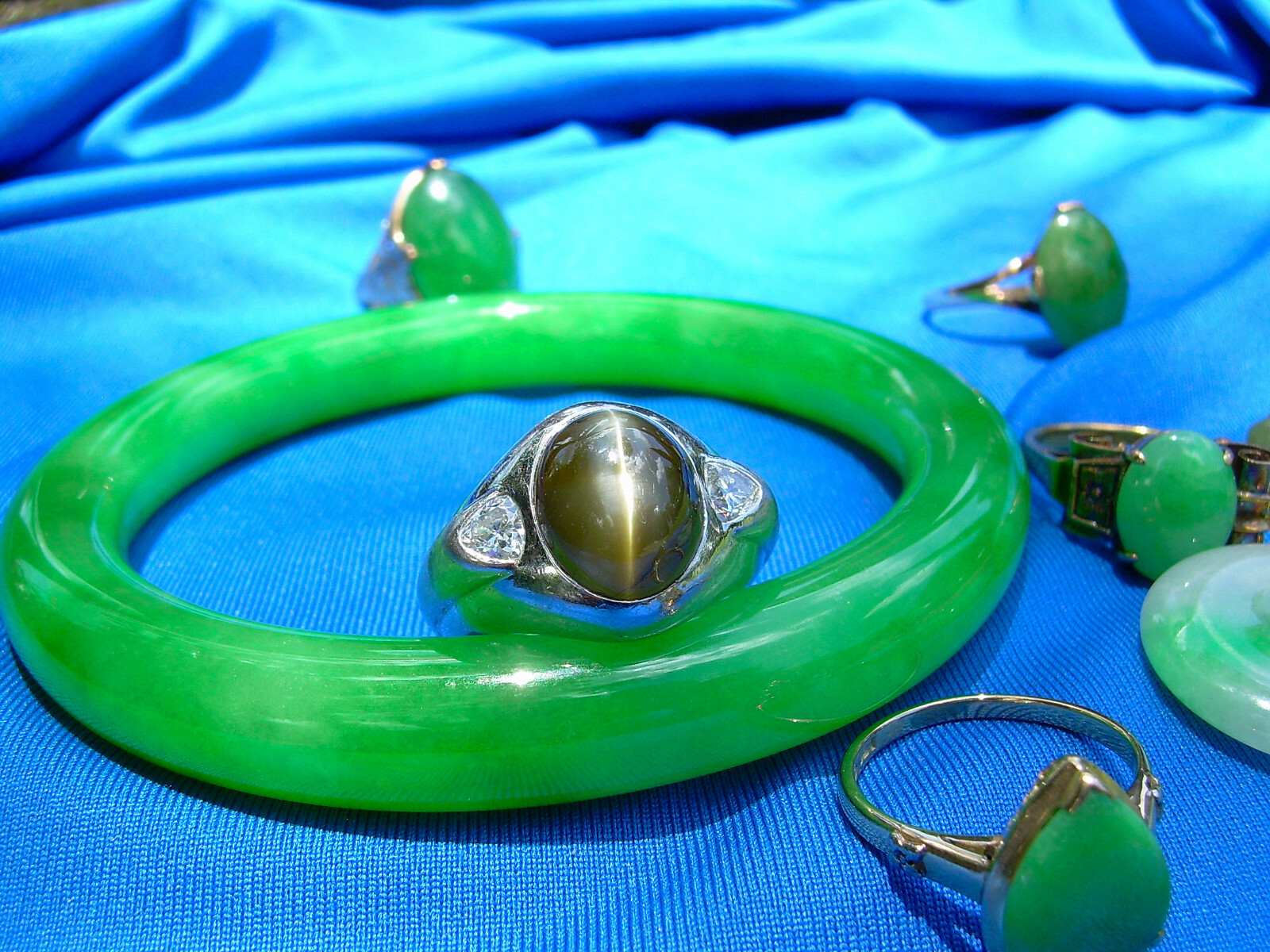 Original EARTH MINED Imperial Green Jadeite JADE Deco Engagement Ring 18K GOLD