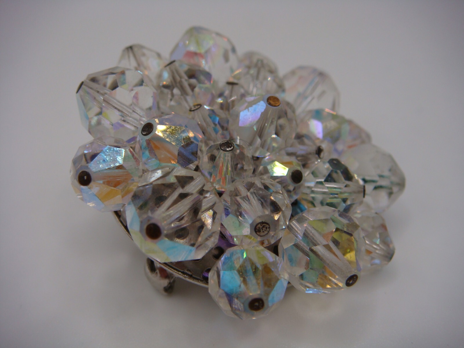 VINTAGE AURORA BOREALIS BEAD CLUSTER ROUND PIN BROOCH ESTATE