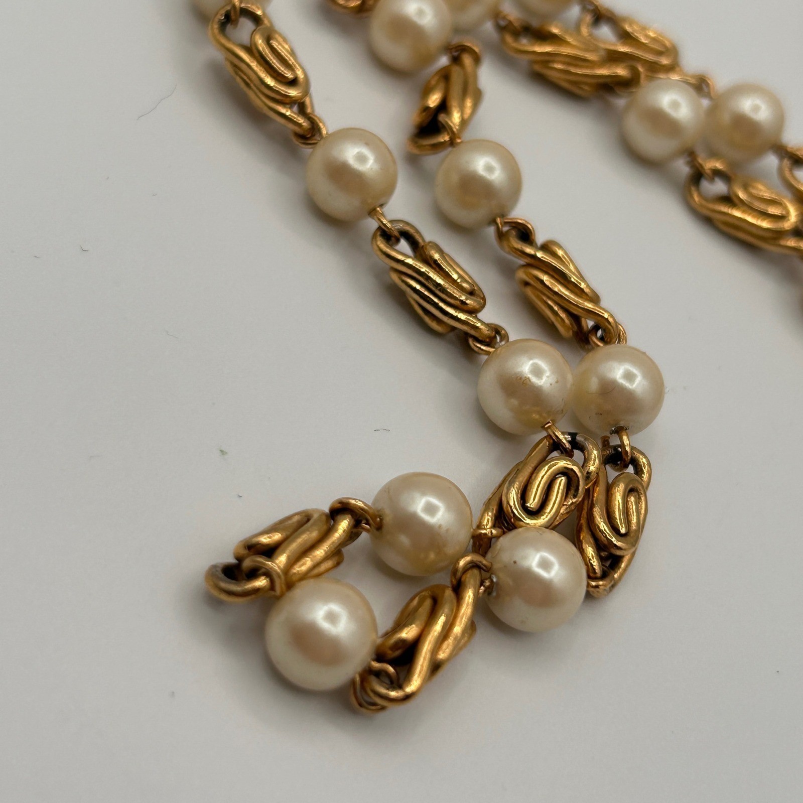 Vintage Gold Tone Faux Pearl Station Necklace Scroll Link Single Strand 29″