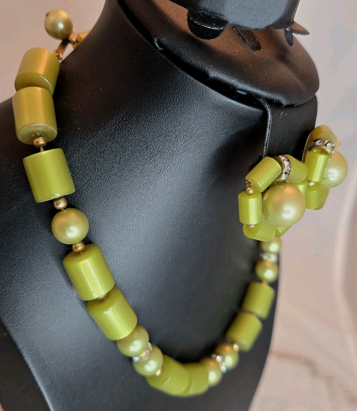 Vintage Lime Green Lucite Necklace Clip Earrings Set Rhinestone Spacer 16″ #450