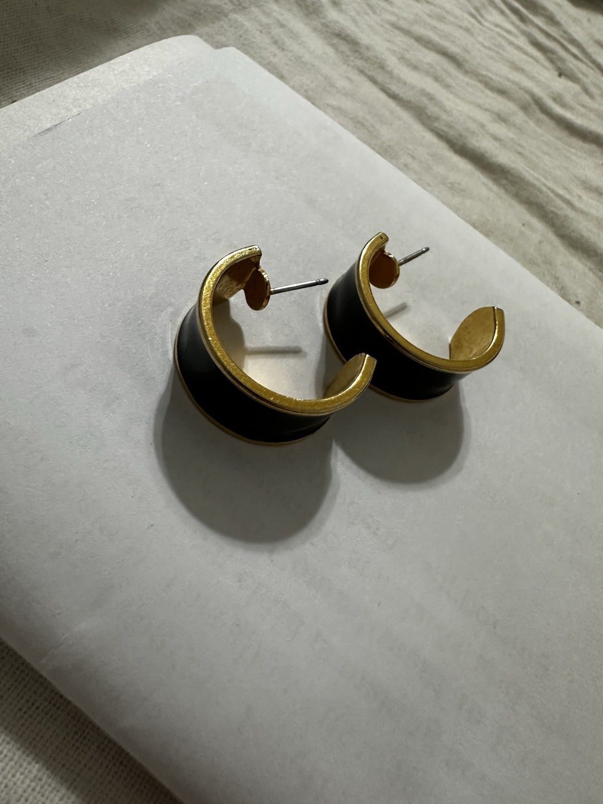 Vintage Stud Earrings In Gold & Black Enamel Elegant Casual 4 Work & Nights Out