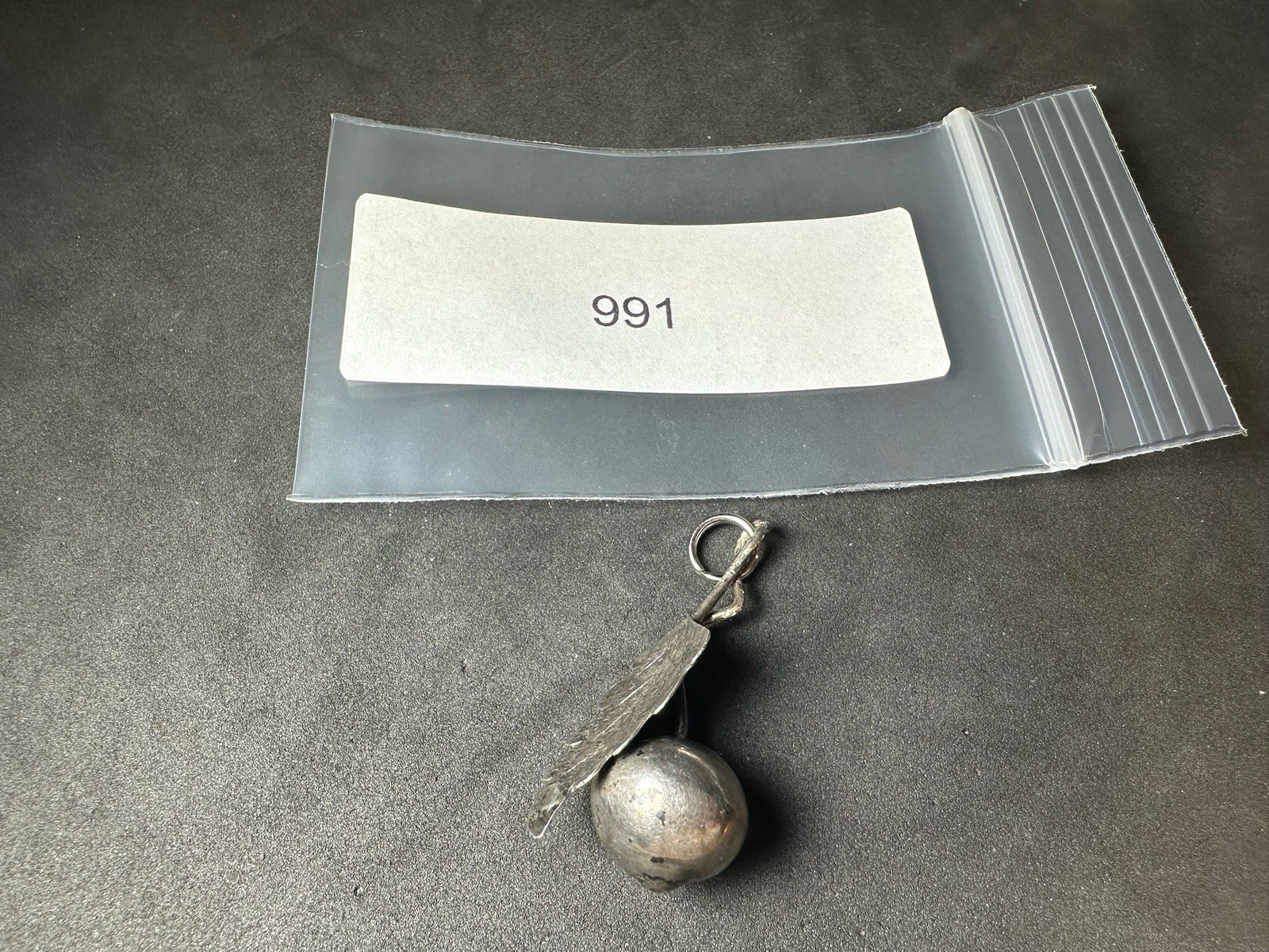 2.64g Vintage Sterling Silver 925 Leaf Acorn Ball Nature Charm Pendant M