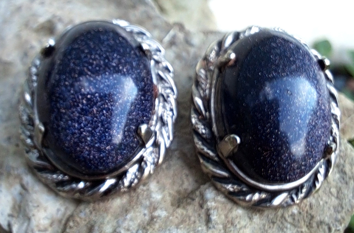 Vintage Sterling Silver Purple/Blue Sunstone Ring & Free Clip Earrings Beautiful