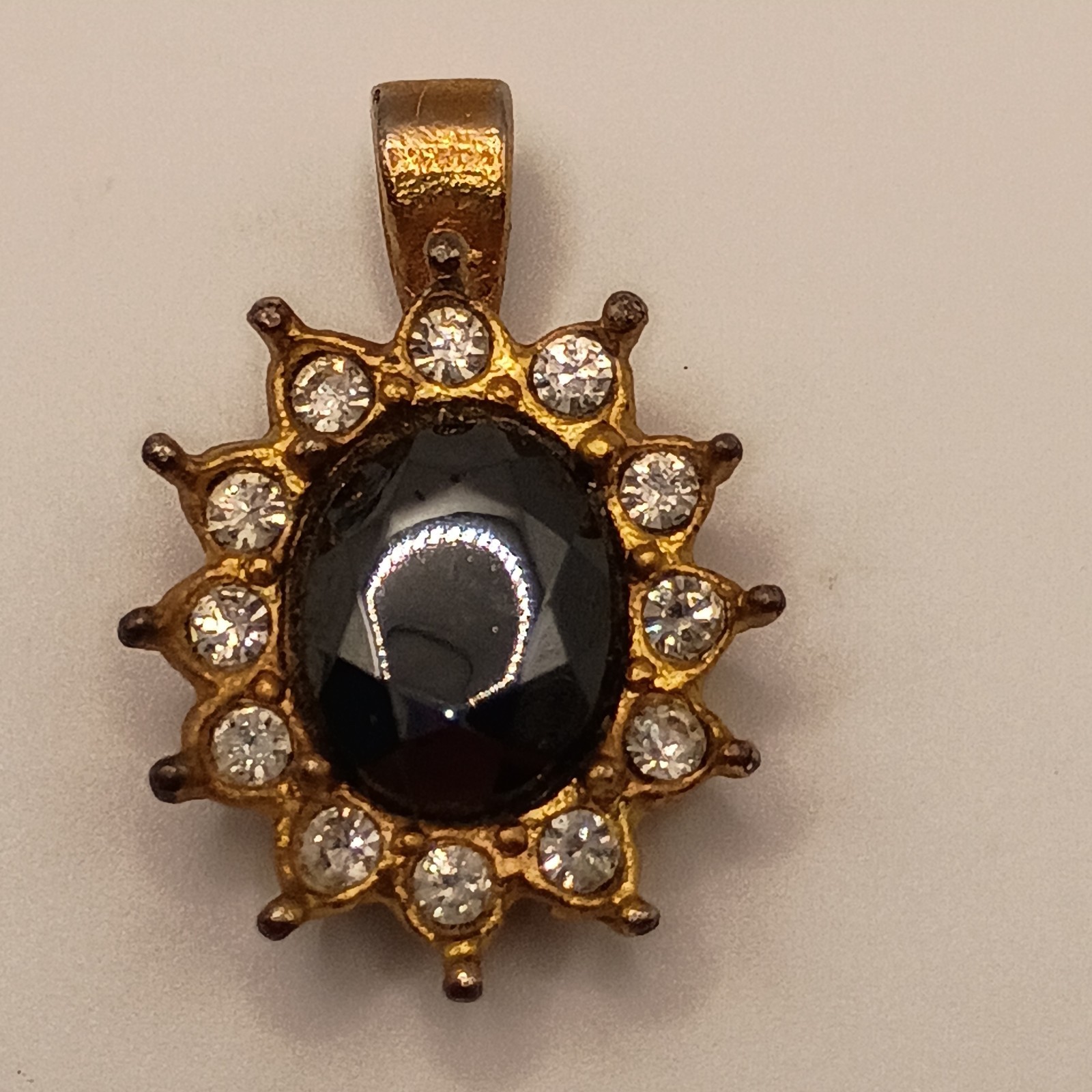 Vintage Sunburst Cluster Gold Tone Pendant Charm Metallic Enamel Finish READ