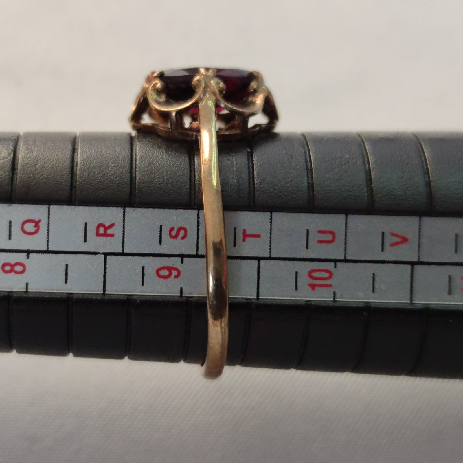 Vintage 9ct Yellow Gold Garnet Ring Size S Hallmarked 375 January Statement
