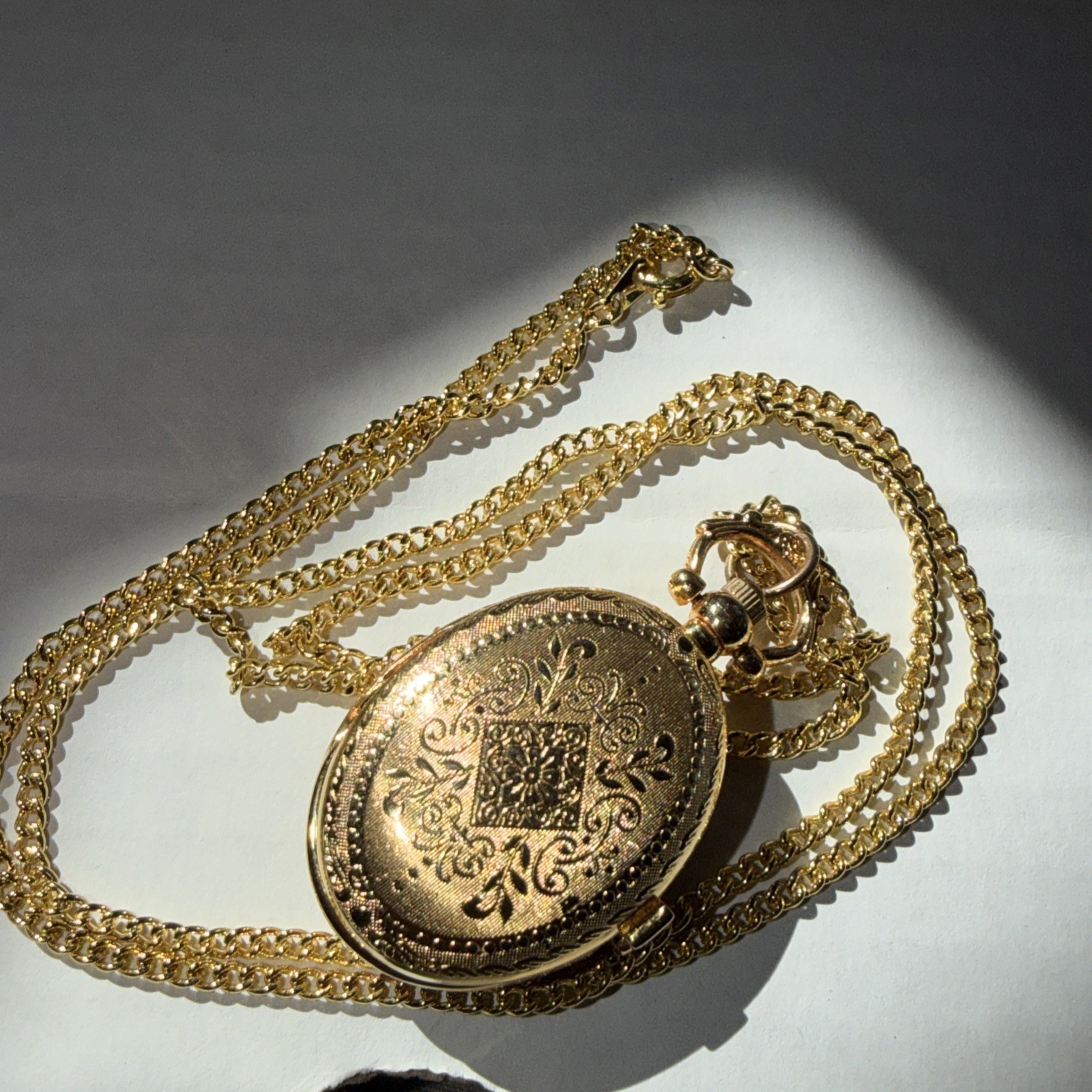 Vintage Quartz EtchedPocket Watch / Pendant Locket Gold Tone