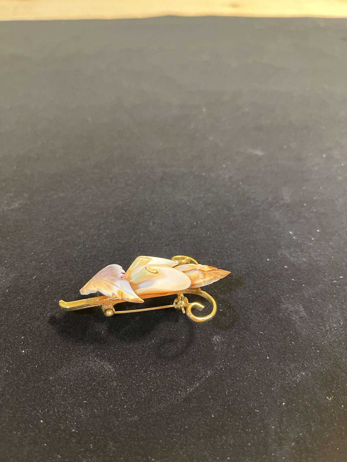 Vtg Carved Shell Brooch Floral Spray Peach Pink Brown Bouquet Gold Tone Pin