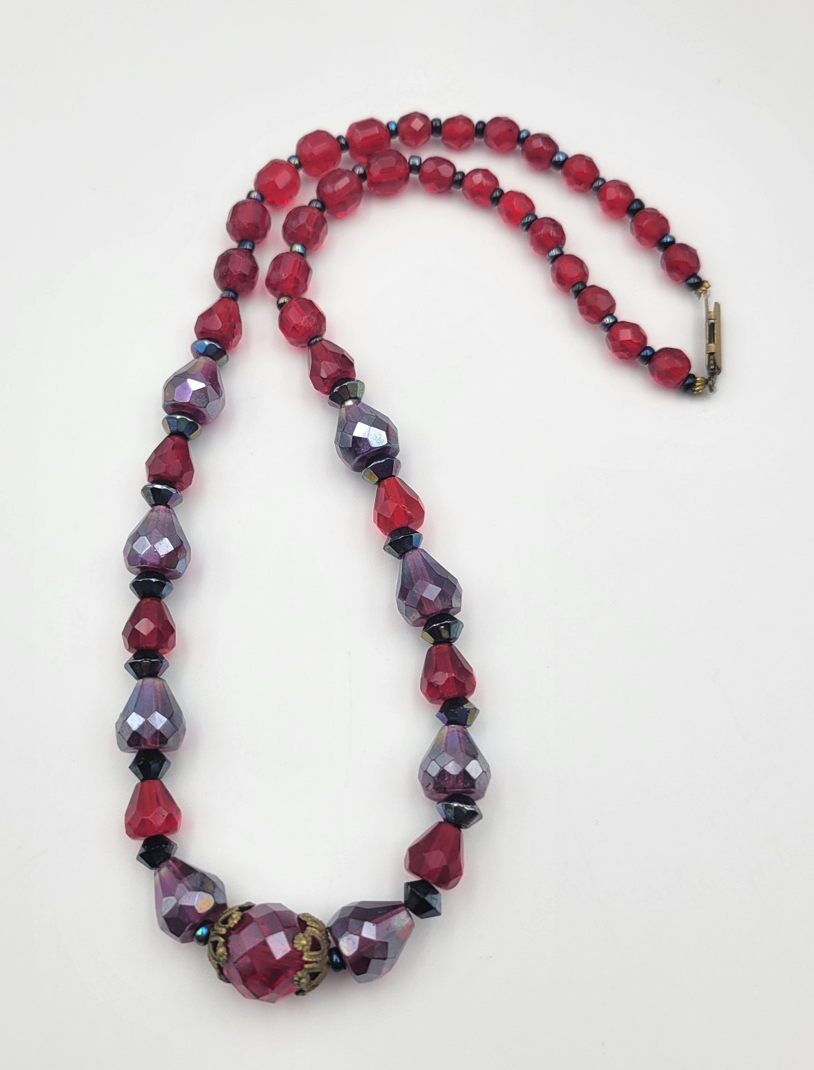 Vintage Red & Iridescent Purple Glass Faceted Bead Necklace 16″