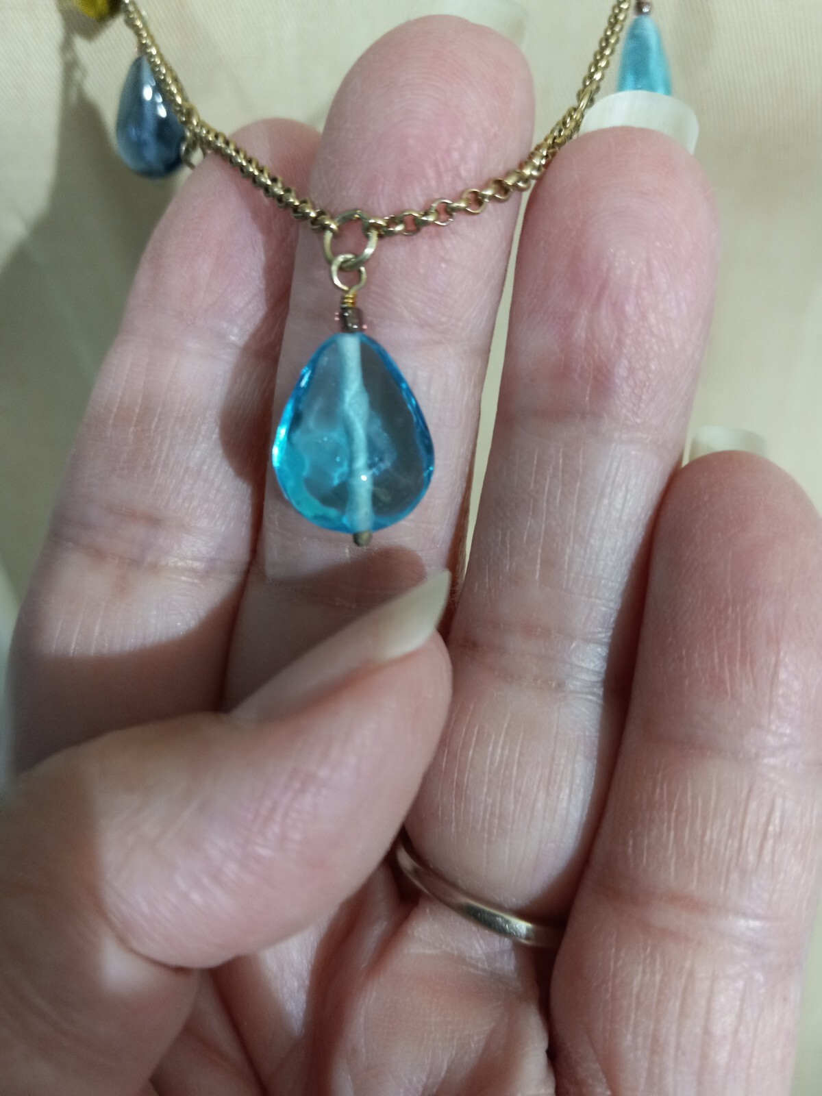 Vintage Glass Graduating Dangle Teardrops Necklace Green Dark & light Blue 18″